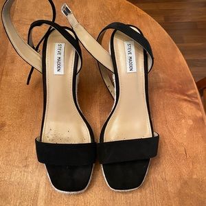 Size 9.5 Steve Madden black wedges